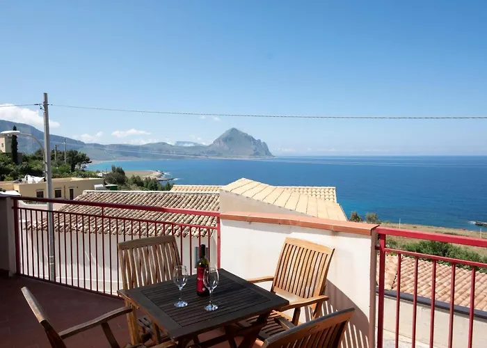 Villa Gina Con Vista Mozzafiato Sul Golfo Di Macari
